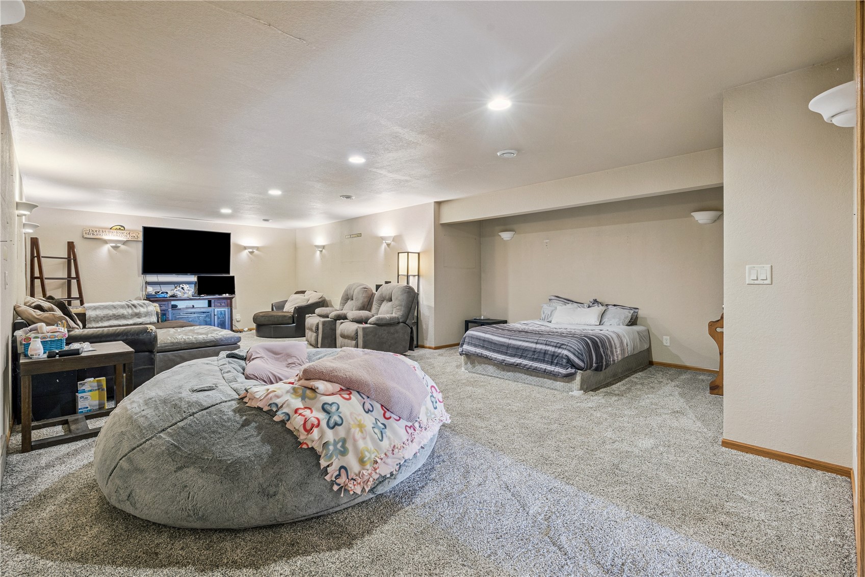 5057 Schwiebert Drive Walker IA 52352