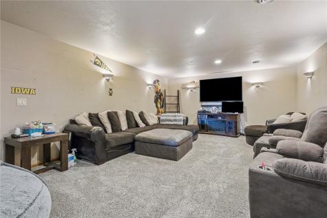 5057 Schwiebert Drive Walker IA 52352