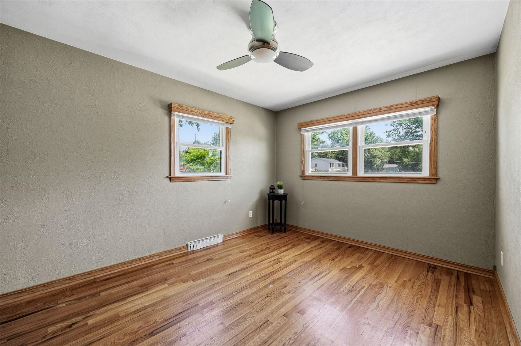 1425 Harold Drive SE Cedar Rapids IA 52403