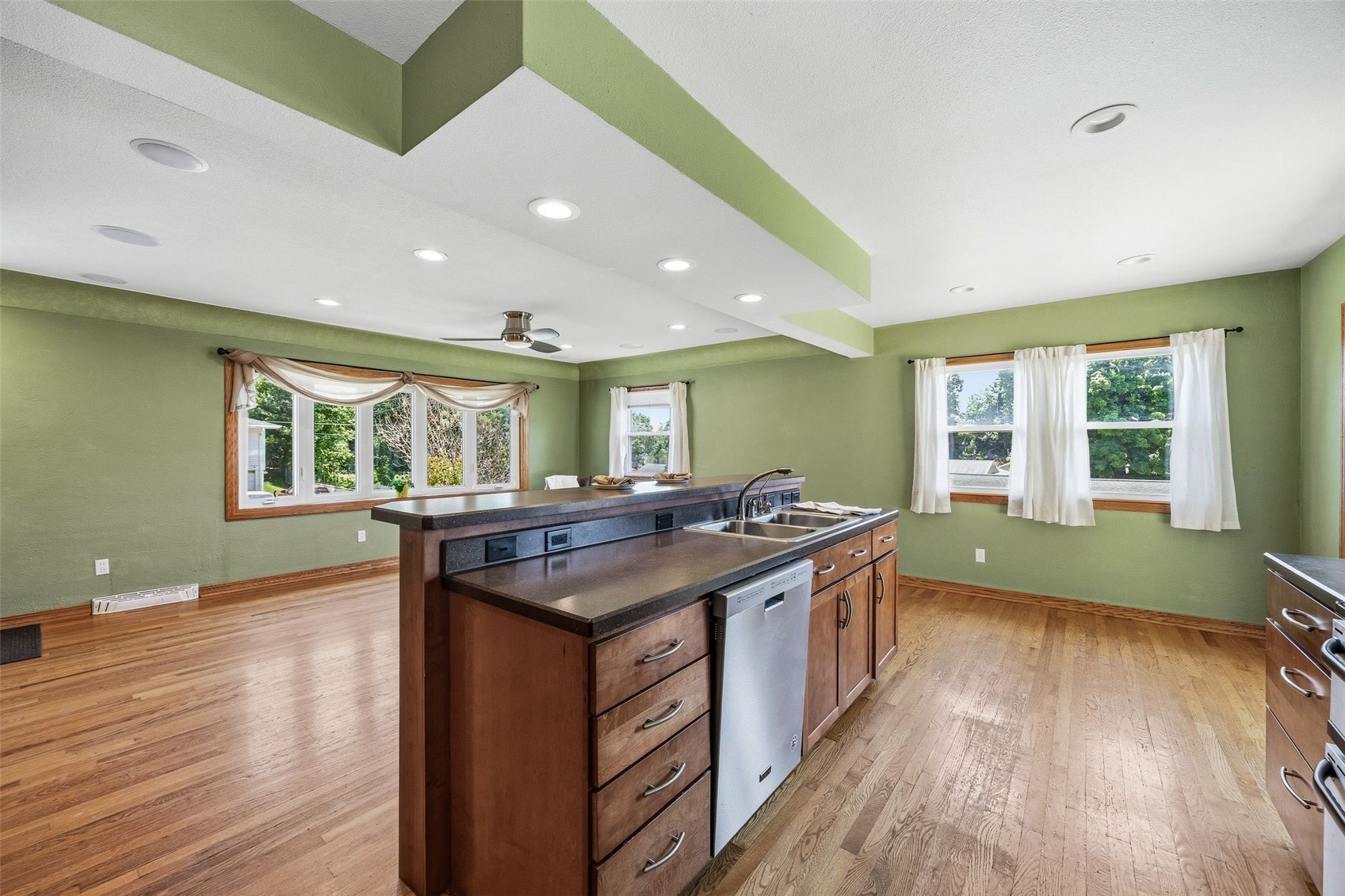 1425 Harold Drive SE Cedar Rapids IA 52403