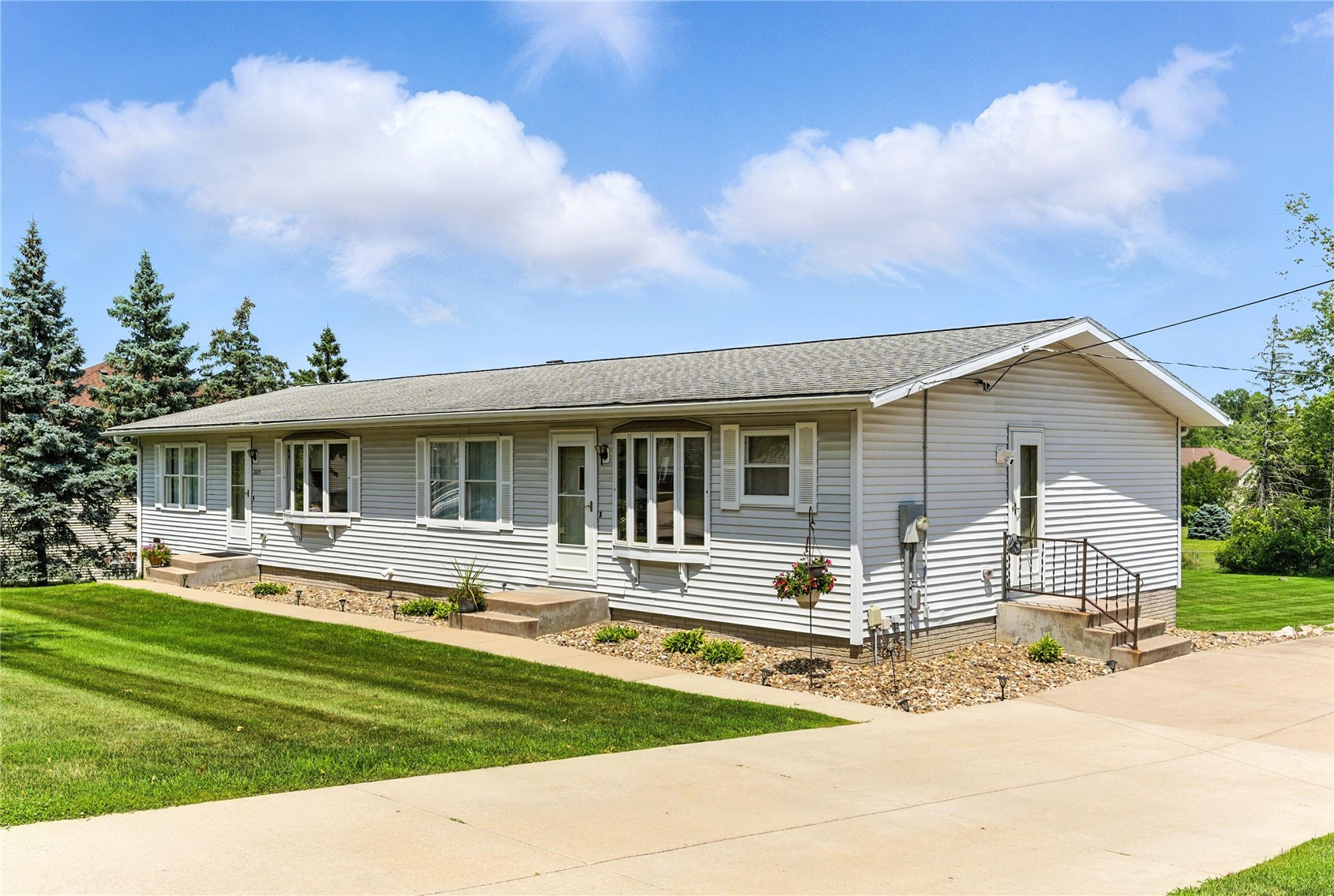 2025 18th Street SW Cedar Rapids IA 52404