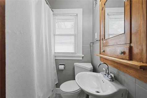 336 21st Street NE Cedar Rapids IA 52402