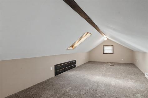 336 21st Street NE Cedar Rapids IA 52402