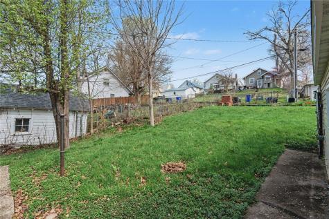 336 21st Street NE Cedar Rapids IA 52402