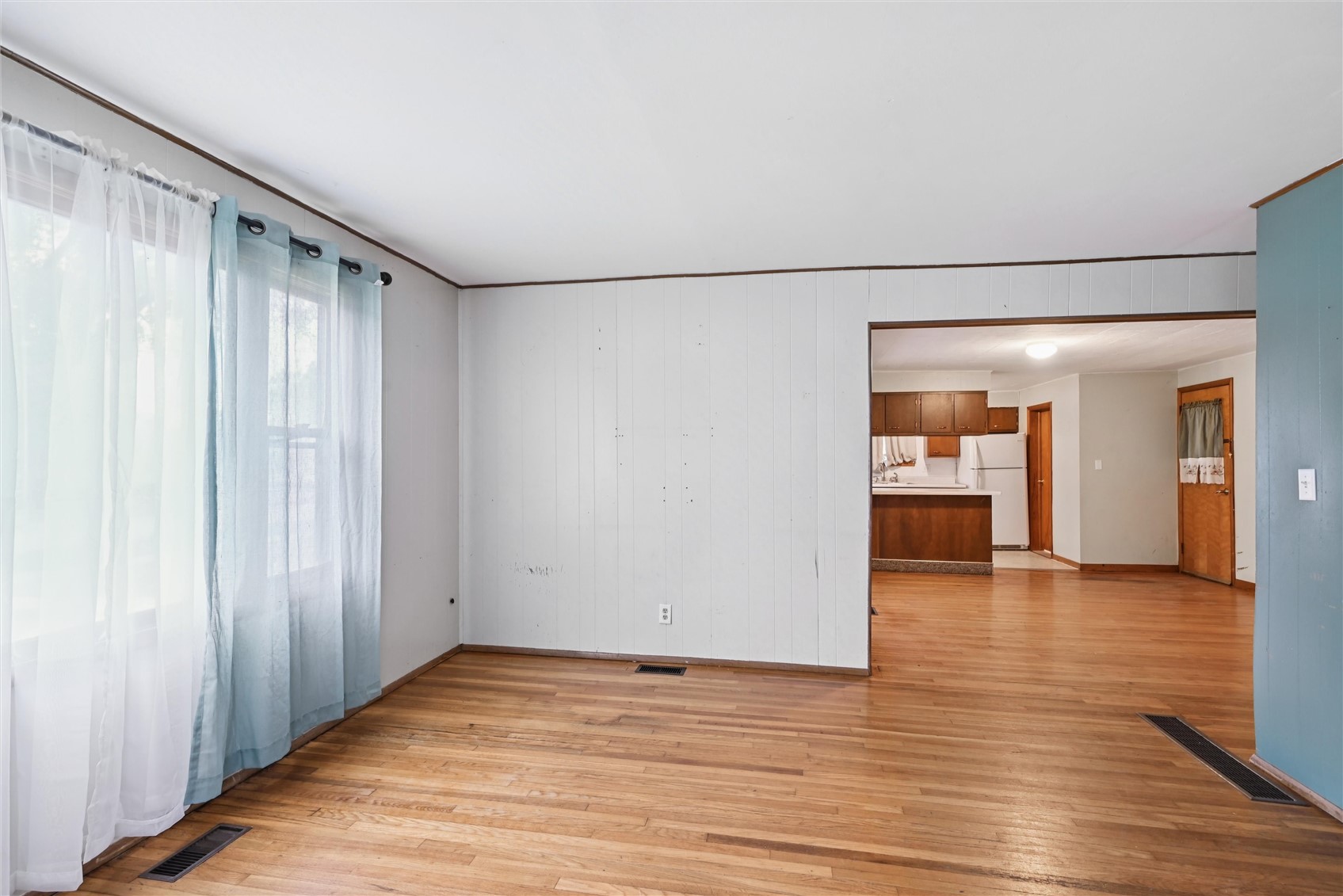906 6th Avenue Belle Plaine IA 52208