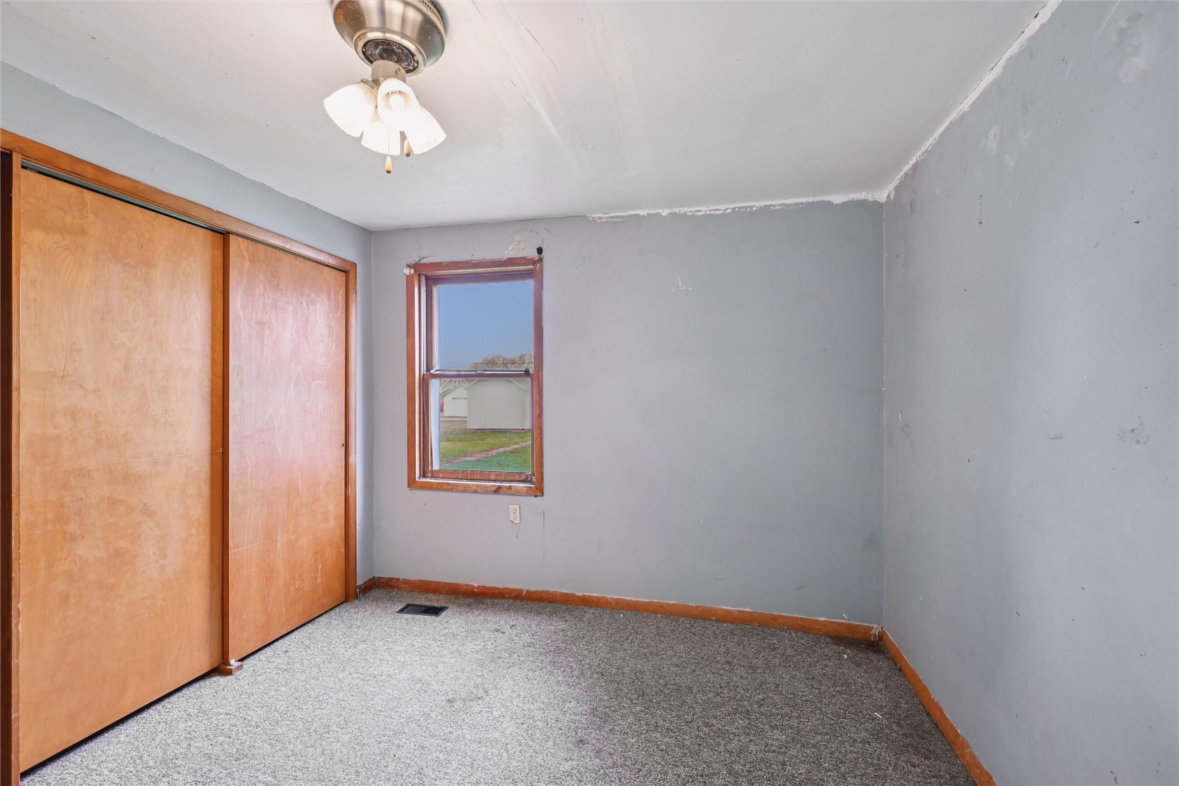 906 6th Avenue Belle Plaine IA 52208