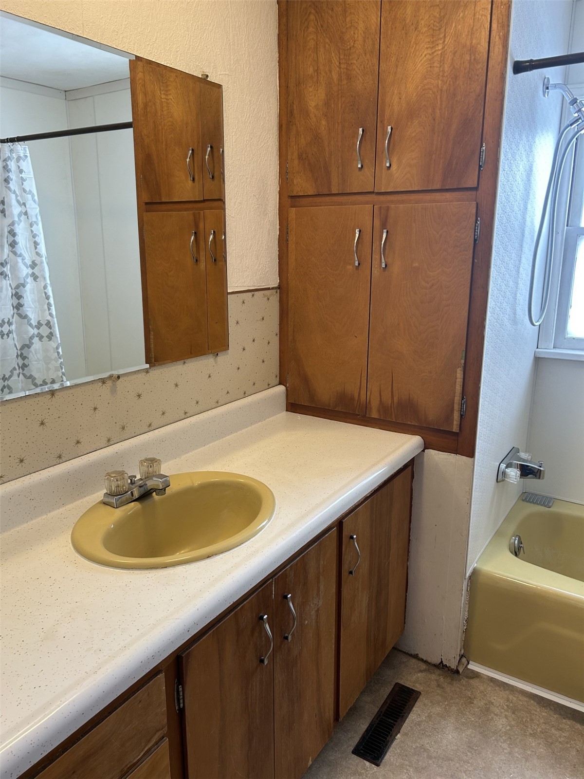 906 6th Avenue Belle Plaine IA 52208