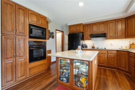 10304 Hall Road Cedar Rapids IA 52411