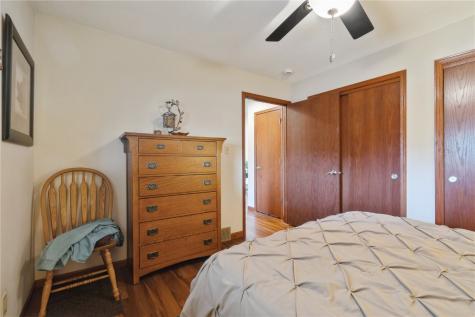10304 Hall Road Cedar Rapids IA 52411
