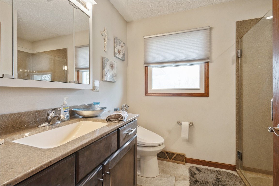 10304 Hall Road Cedar Rapids IA 52411