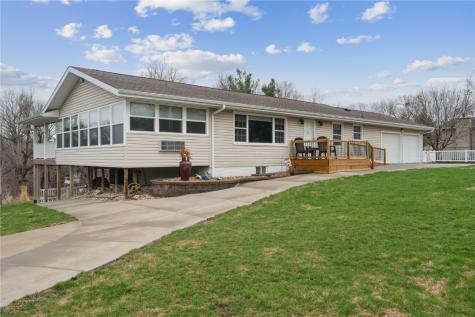 10304 Hall Road Cedar Rapids IA 52411