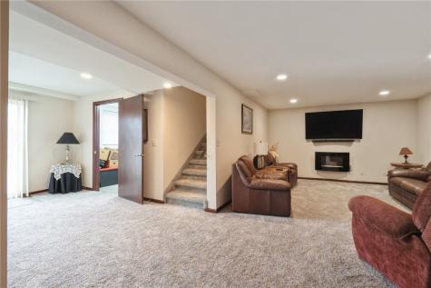 10304 Hall Road Cedar Rapids IA 52411