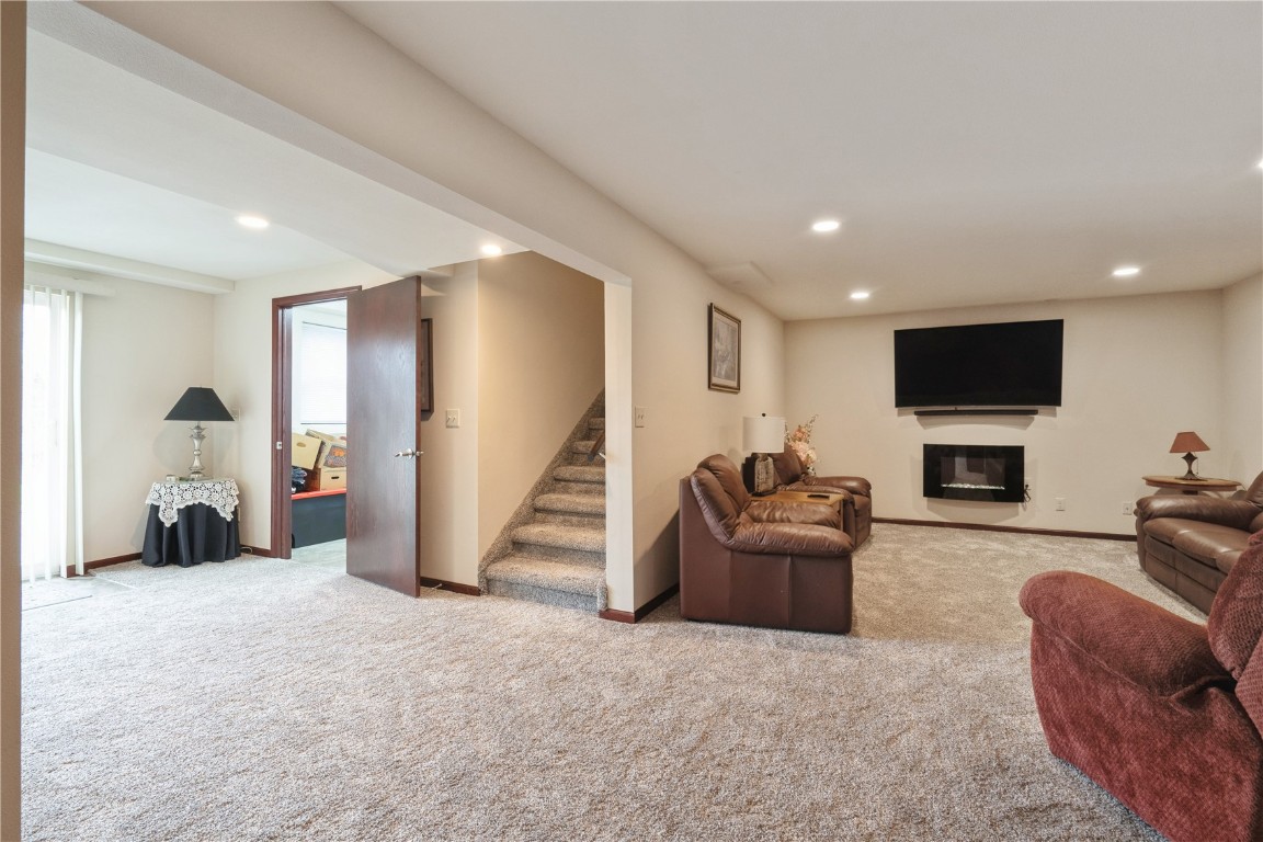 10304 Hall Road Cedar Rapids IA 52411