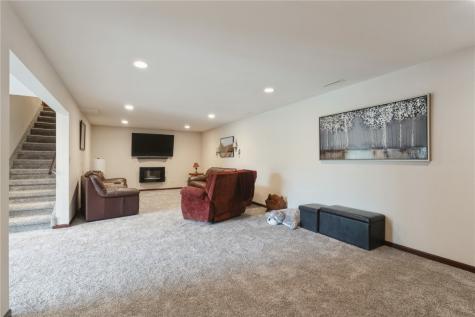 10304 Hall Road Cedar Rapids IA 52411