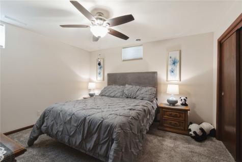 10304 Hall Road Cedar Rapids IA 52411