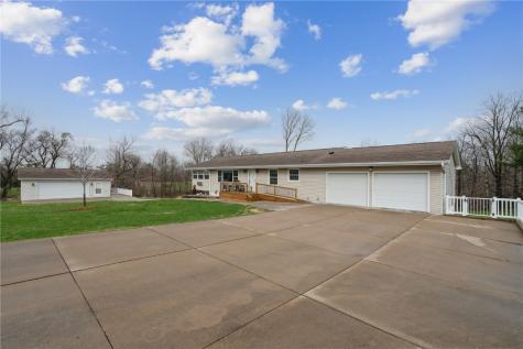 10304 Hall Road Cedar Rapids IA 52411