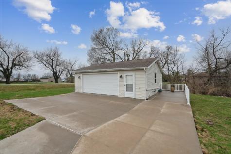10304 Hall Road Cedar Rapids IA 52411