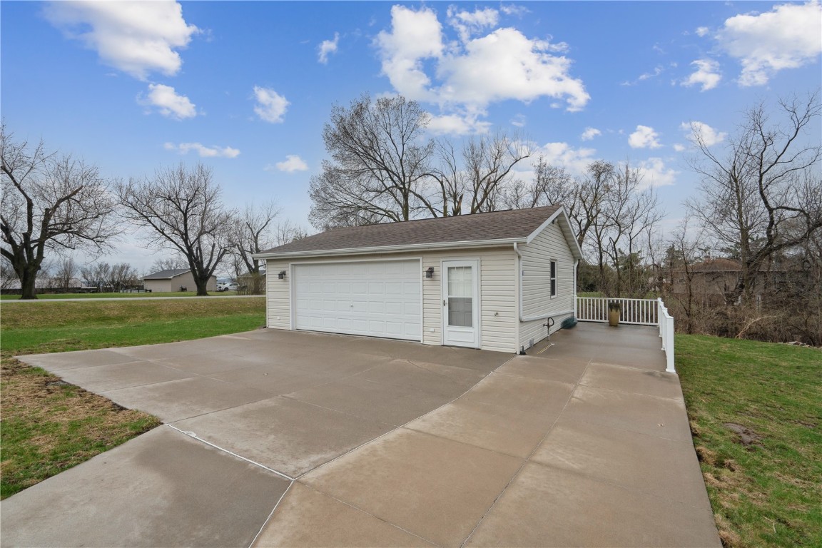 10304 Hall Road Cedar Rapids IA 52411