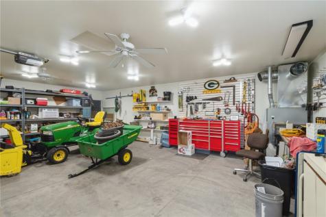 10304 Hall Road Cedar Rapids IA 52411