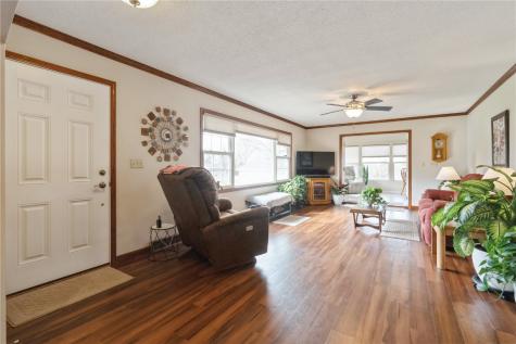 10304 Hall Road Cedar Rapids IA 52411