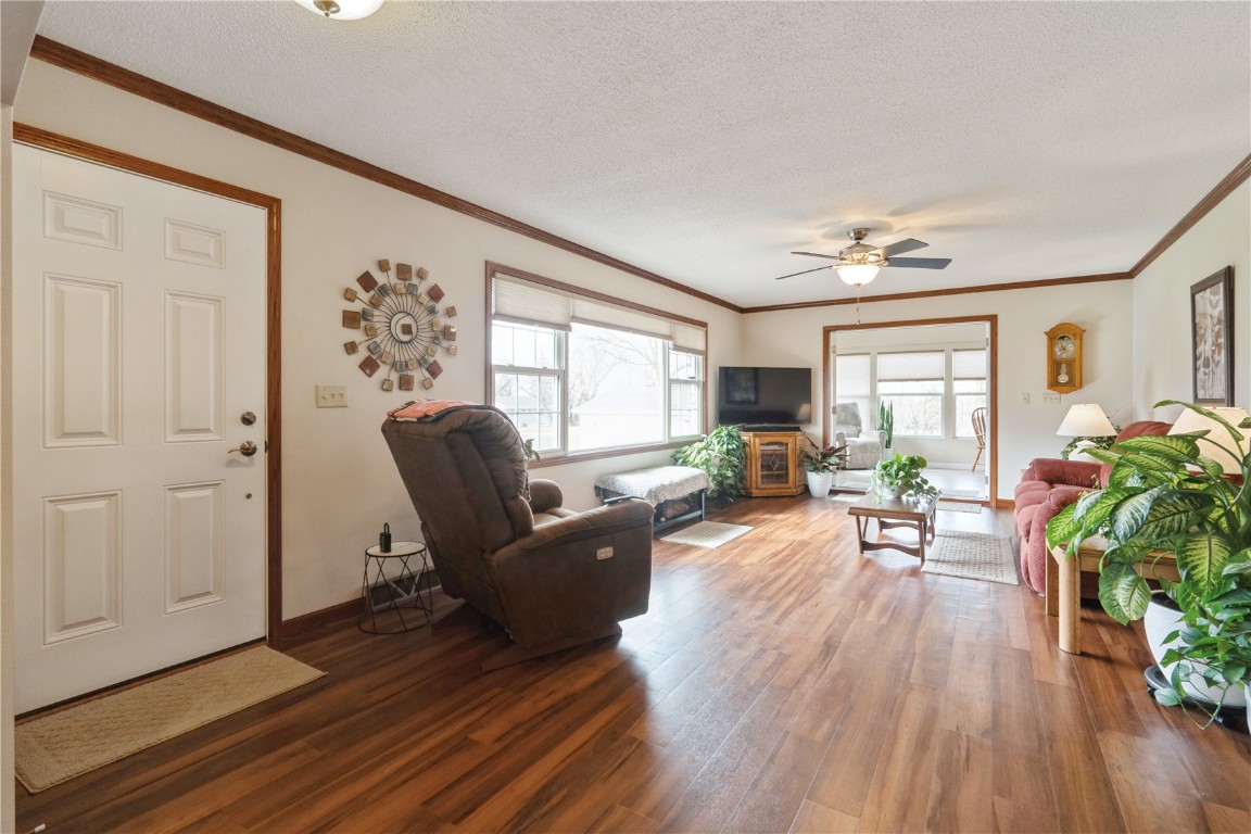 10304 Hall Road Cedar Rapids IA 52411