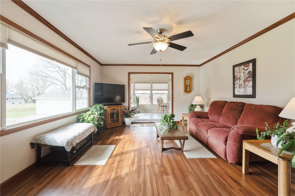 10304 Hall Road Cedar Rapids IA 52411