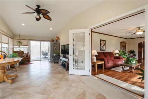10304 Hall Road Cedar Rapids IA 52411