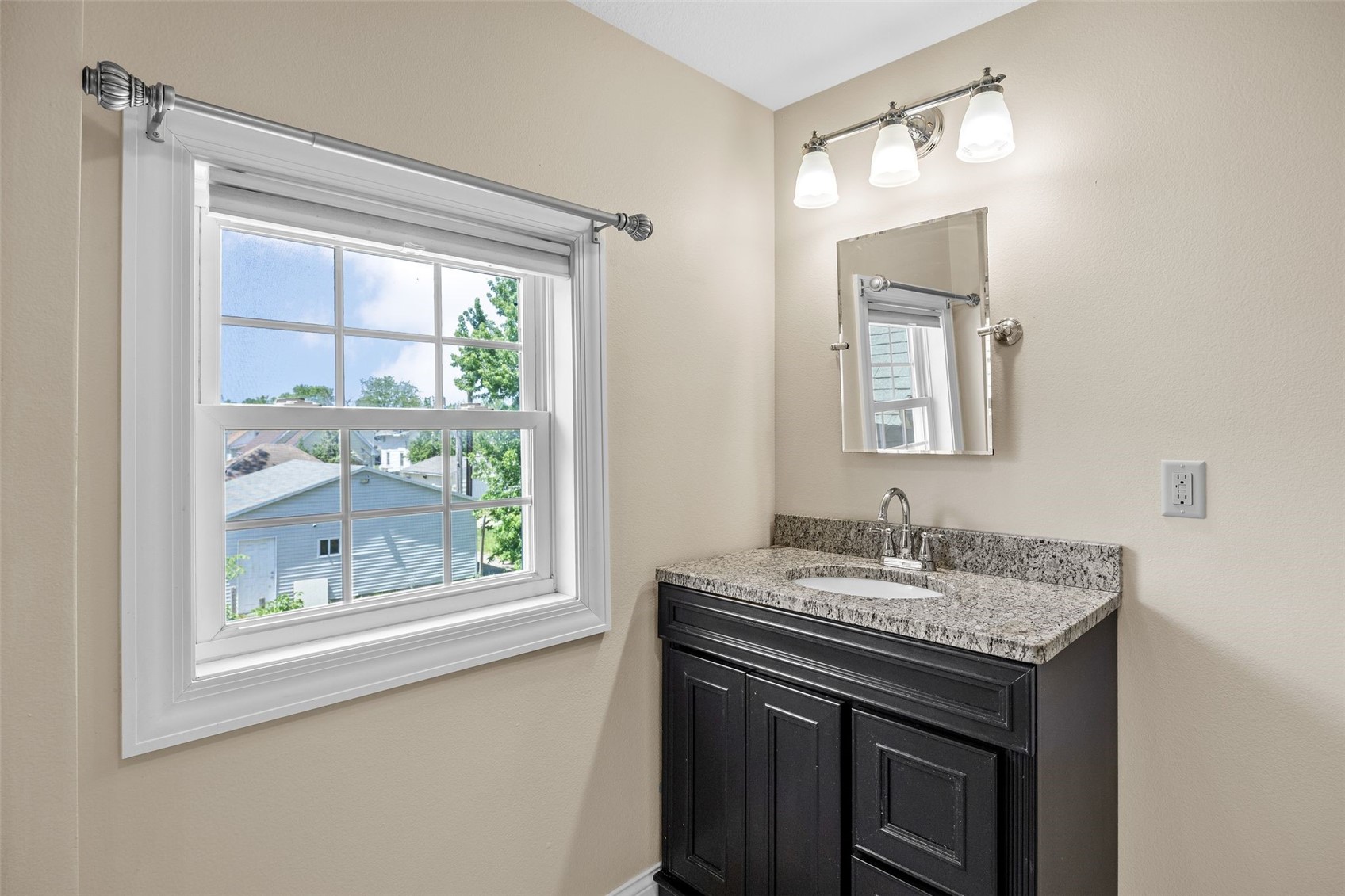 716 8th Street SW Cedar Rapids IA 52404