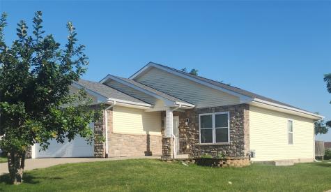 1427 Winchell Drive Drive NE Cedar Rapids IA 52402