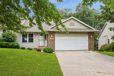 2283 E Grantview Drive Coralville IA 52241