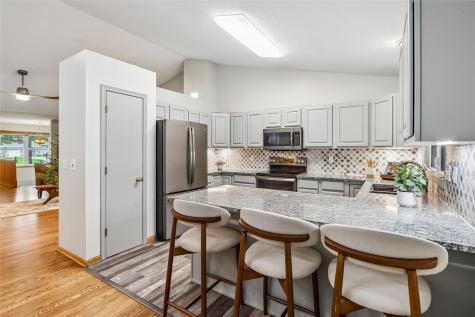 2283 E Grantview Drive Coralville IA 52241