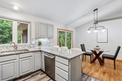 2283 E Grantview Drive Coralville IA 52241