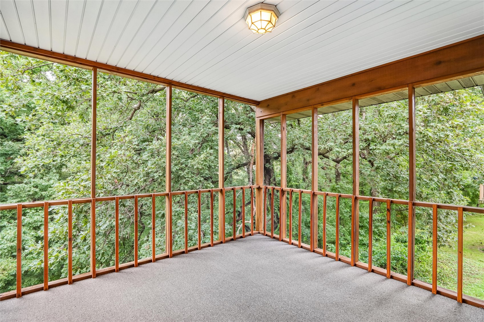 2283 E Grantview Drive Coralville IA 52241