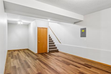 2283 E Grantview Drive Coralville IA 52241