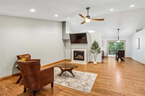 2283 E Grantview Drive Coralville IA 52241