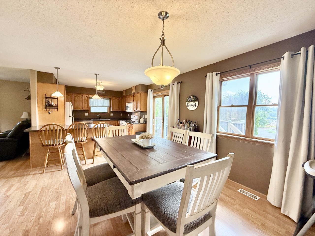 218 S High Avenue Oxford IA 52322