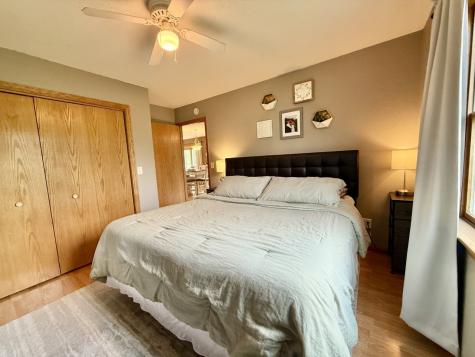 218 S High Avenue Oxford IA 52322