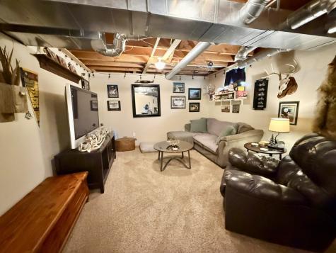 218 S High Avenue Oxford IA 52322