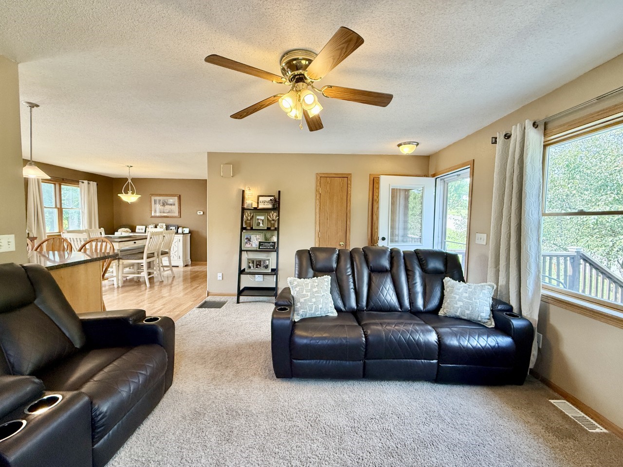 218 S High Avenue Oxford IA 52322