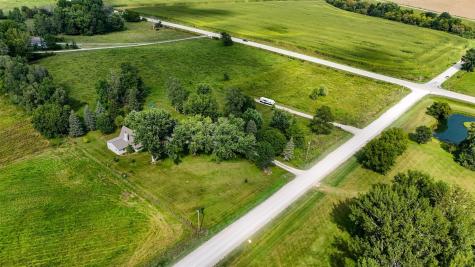 4333 Ring Road Walker IA 52352