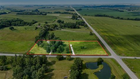 4333 Ring Road Walker IA 52352