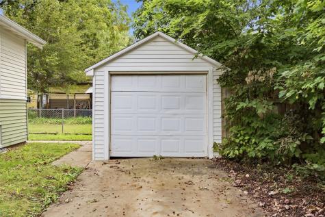 1008 Daniels Street NE Cedar Rapids IA 52402
