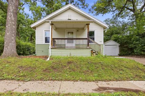 1008 Daniels Street NE Cedar Rapids IA 52402