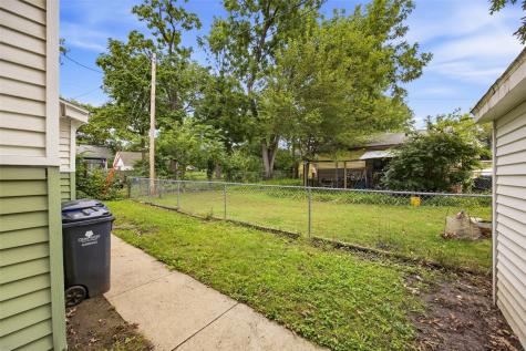 1008 Daniels Street NE Cedar Rapids IA 52402