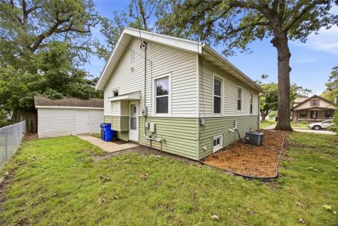1008 Daniels Street NE Cedar Rapids IA 52402