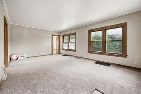 1008 Daniels Street NE Cedar Rapids IA 52402