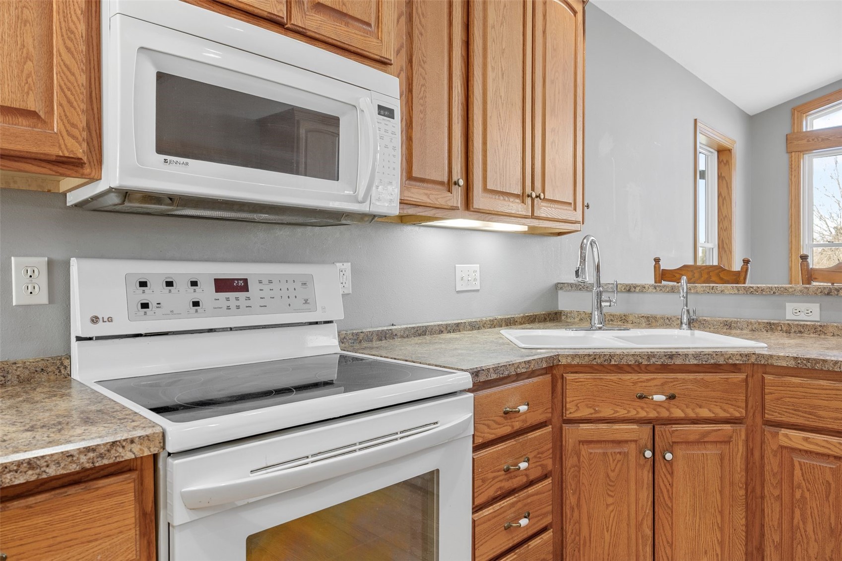 1253 Hillview Court NE Swisher IA 52338