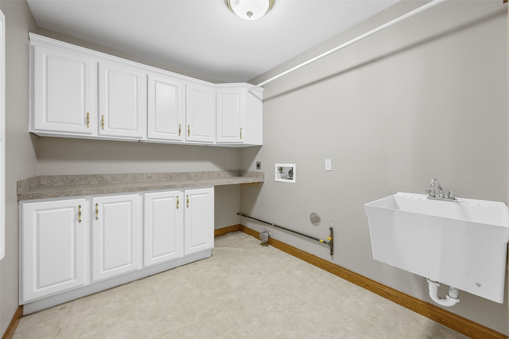 1253 Hillview Court NE Swisher IA 52338