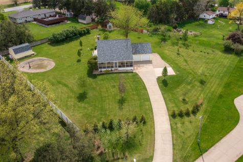 6409 Meadowlark Drive Cedar Rapids IA 52404