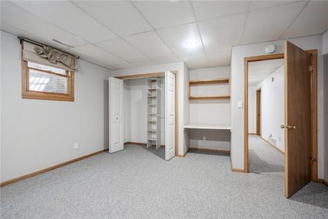 117 10th Avenue SW Mt Vernon IA 52314